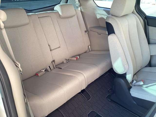 �R��ڃV�[�g�͐g���P�V�O�Z���`�̐l�ł������Ȃ����R�Ȏp���ō����悤�ɐ݌v�B�G�܂��⑫���ɂ�Ƃ�̃X�y�[�X���m�ہB���ʂ����ʂɑ΂��č��߂̂��ߗ����������������̎������ł��܂����B