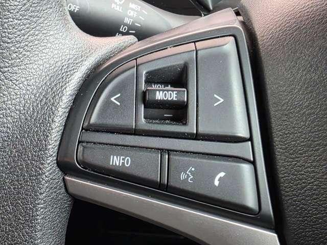 �X�e�A�����O�����ɂ̓I�[�f�B�I�R���g���[���X�C�b�`�𓋍ځB���s���ł��ȒP�ɉ��ʂ̏グ�����A�Ȃ̑���߂��A���[�h�̐؂�ւ����\�ł��B�N�C�b�N�ɐ؂�ւ��Ă��D�݂̉��y�Ŋy�����h���C�u���I