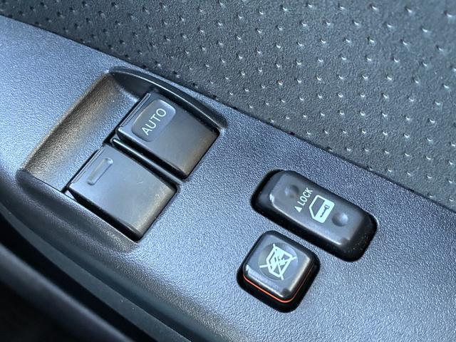 ハイエースバン ロングスーパーGL 5ドア 低床 5人乗 メモリーナビ バックカメラ Bluetooth接続 純正ETC トヨタセーフティセンス ドライブレコーダー スライド式リヤサイドガラス ダブルエアコン キーレスエントリー(13枚目)