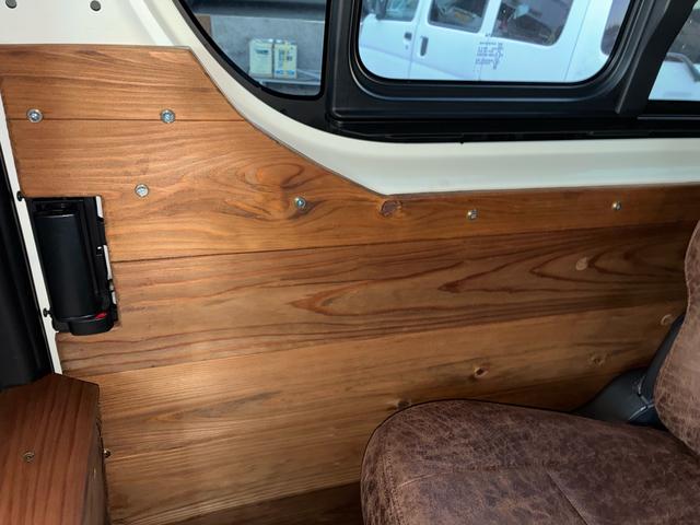 ハイエースバン ロングスーパーGL 5ドア 低床 5人乗 メモリーナビ バックカメラ Bluetooth接続 純正ETC トヨタセーフティセンス ドライブレコーダー スライド式リヤサイドガラス ダブルエアコン キーレスエントリー(49枚目)