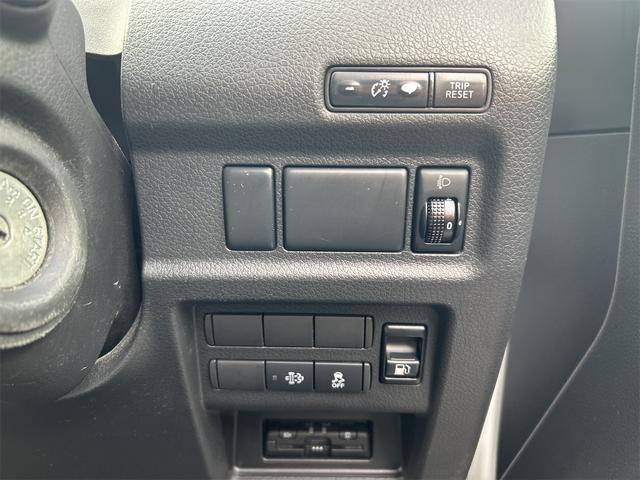 キャラバン ロングＤＸ　５ドア　ディーゼルターボ　低床　３人　純正ＥＴＣ　エマージェンシーブレーキ　ドライブレコーダー　純正ドアバイザー　純正フロアマット　スペアキー２本　プライバシーガラス　オートライト　ハイビームアシスト（8枚目）