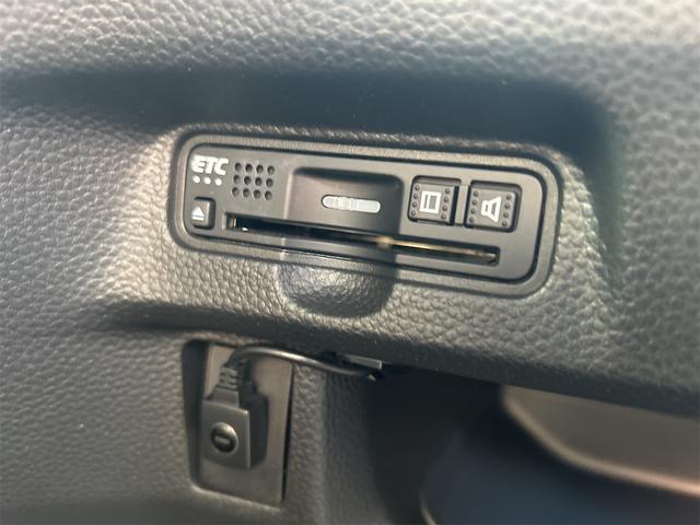 Ｎ－ＢＯＸカスタム Ｇ・Ｌターボホンダセンシング　純正ＥＴＣ　純正メモリーナビ　バックカメラ　Ｂｌｕｅｔｏｏｔｈ接続　純正１５インチアルミホイール　両側パワースライドドア　ＬＥＤヘッドライト　ＨｏｎｄａＳＥＮＳＩＮＧ　ロールサンシェイド　パドルシフト（17枚目）