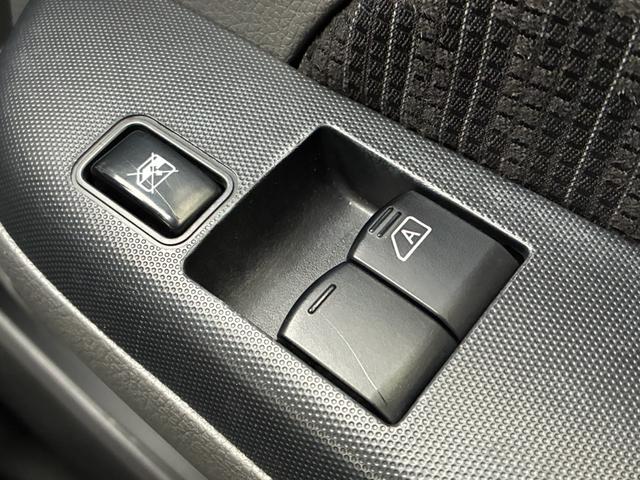 ＮＶ３５０キャラバンバン ロングプレミアムＧＸターボ　５ドア　低床　５人乗　純正メモリーナビ　全周囲カメラ　Ｂｌｕｅｔｏｏｔｈ接続　純正ＥＴＣ２．０　純正ナビ連動ドライブレコーダー　ダブルエアコン　衝突被害軽減ブレーキ　ＬＥＤヘッドライト　２列目小窓（11枚目）