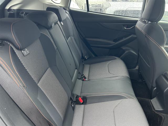 ＸＶ ２．０ｉ－Ｓ　アイサイト　４ＷＤ　純正ＳＤナビ　バックカメラ　Ｂｌｕｅｔｏｏｔｈ接続　フルセグ　ＥＴＣ２．０　純正１８インチアルミホイール　ＬＥＤヘッドライト　前後ドライブレコーダー　パドルシフト　純正フロアマット　トノカバー（13枚目）