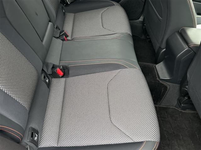 ＸＶ ２．０ｉ－Ｓ　アイサイト　４ＷＤ　純正ＳＤナビ　バックカメラ　Ｂｌｕｅｔｏｏｔｈ接続　フルセグ　ＥＴＣ２．０　純正１８インチアルミホイール　ＬＥＤヘッドライト　前後ドライブレコーダー　パドルシフト　純正フロアマット　トノカバー（14枚目）
