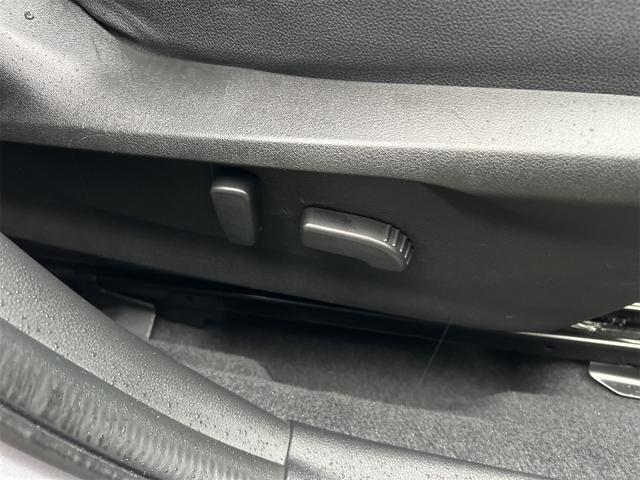 ＸＶ ２．０ｉ－Ｓ　アイサイト　４ＷＤ　純正ＳＤナビ　バックカメラ　Ｂｌｕｅｔｏｏｔｈ接続　フルセグ　ＥＴＣ２．０　純正１８インチアルミホイール　ＬＥＤヘッドライト　前後ドライブレコーダー　パドルシフト　純正フロアマット　トノカバー（35枚目）