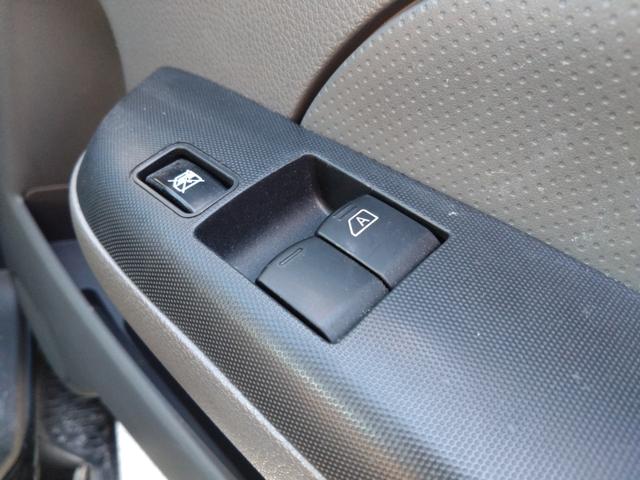 ＮＶ３５０キャラバンバン ロングＤＸ　５ドア　低床　６人乗　純正メモリーナビ　バックカメラ　Ｂｌｕｅｔｏｏｔｈ接続　純正ＥＴＣ　エマージェンシーブレーキ　純正ナビ連動ドライブレコーダー　２列目小窓　プライバシーガラス　純正フロアマット（9枚目）