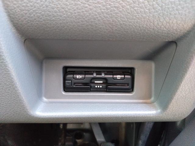 ＮＶ３５０キャラバンバン ロングＤＸ　５ドア　低床　６人乗　純正メモリーナビ　バックカメラ　Ｂｌｕｅｔｏｏｔｈ接続　純正ＥＴＣ　エマージェンシーブレーキ　純正ナビ連動ドライブレコーダー　２列目小窓　プライバシーガラス　純正フロアマット（11枚目）