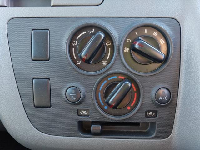 ＮＶ３５０キャラバンバン ロングＤＸ　５ドア　低床　６人乗　純正メモリーナビ　バックカメラ　Ｂｌｕｅｔｏｏｔｈ接続　純正ＥＴＣ　エマージェンシーブレーキ　純正ナビ連動ドライブレコーダー　２列目小窓　プライバシーガラス　純正フロアマット（15枚目）