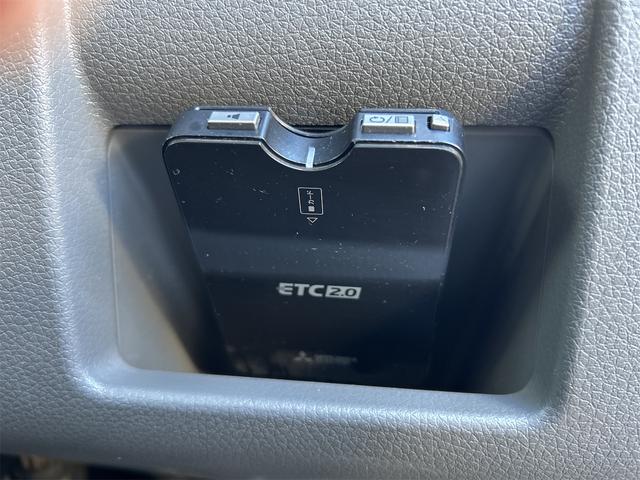 ＮＶ３５０キャラバンバン ロングＤＸ　５ドア　低床　６人乗　ＥＸパック　純正メモリーナビ　バックカメラ　Ｂｌｕｅｔｏｏｔｈ接続　ＥＴＣ２．０　純正ナビ連動ドライブレコーダー　エマージェンシーブレーキ　２列目小窓　プライバシーガラス（7枚目）