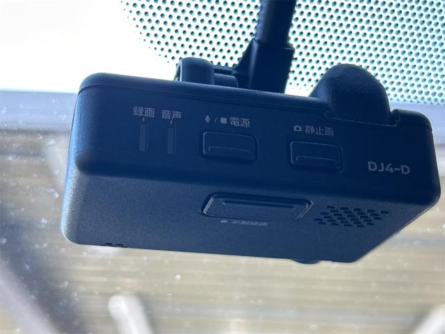 ＮＶ３５０キャラバンバン ロングＤＸ　５ドア　低床　６人乗　ＥＸパック　純正メモリーナビ　バックカメラ　Ｂｌｕｅｔｏｏｔｈ接続　ＥＴＣ２．０　純正ナビ連動ドライブレコーダー　エマージェンシーブレーキ　２列目小窓　プライバシーガラス（11枚目）