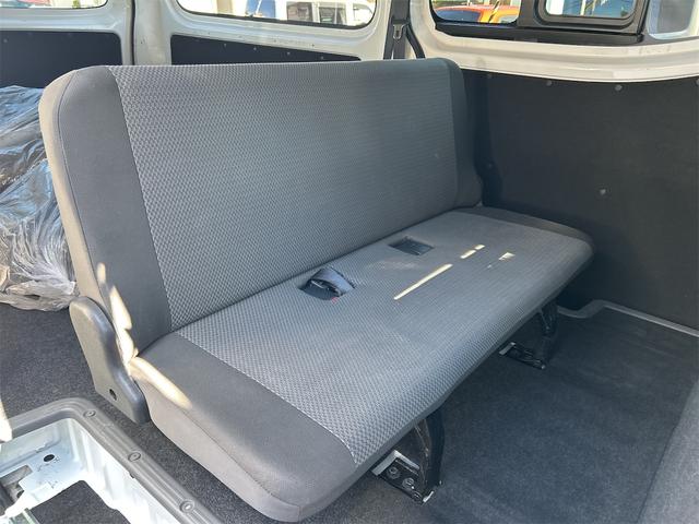 ＮＶ３５０キャラバンバン ロングＤＸ　５ドア　低床　６人乗　ＥＸパック　純正メモリーナビ　バックカメラ　Ｂｌｕｅｔｏｏｔｈ接続　ＥＴＣ２．０　純正ナビ連動ドライブレコーダー　エマージェンシーブレーキ　２列目小窓　プライバシーガラス（14枚目）