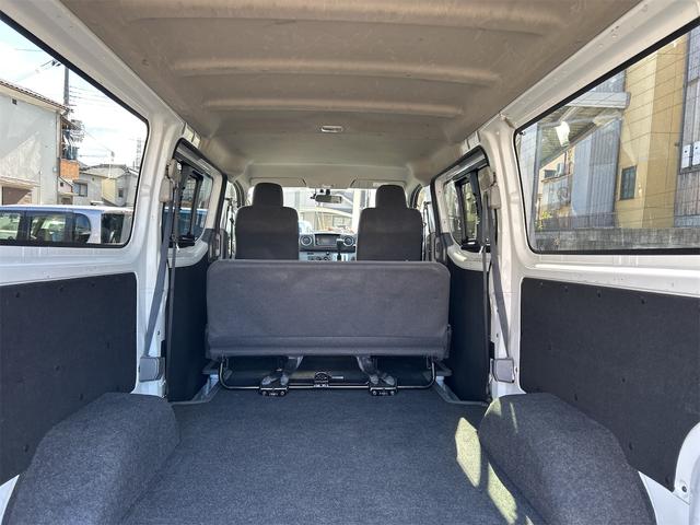 ＮＶ３５０キャラバンバン ロングＤＸ　５ドア　低床　６人乗　ＥＸパック　純正メモリーナビ　バックカメラ　Ｂｌｕｅｔｏｏｔｈ接続　ＥＴＣ２．０　純正ナビ連動ドライブレコーダー　エマージェンシーブレーキ　２列目小窓　プライバシーガラス（17枚目）
