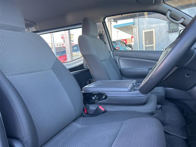 NV350キャラバンバン ロングDX 5ドア 平床 6人乗 エマージェンシーブレーキ 前後ドライブレコーダー 純正ドアバイザー 純正フロアマット 点検整備記録簿付 ワイヤレスキー スペアキー有 盗難防止装置付 ダブルエアバッグ AUX端子(6枚目)