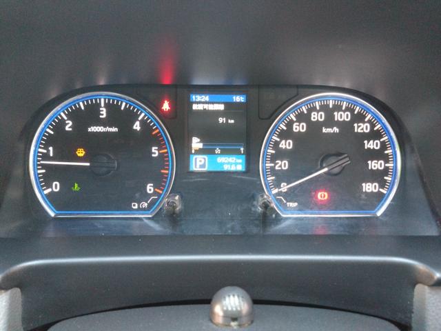 ＮＶ３５０キャラバンバン ロングライダープレミアムＧＸターボ　５ドア　ディーゼルターボ　低床　５人乗　純正ナビ　アラウンドビューモニター　Ｂｌｕｅｔｏｏｔｈ接続　ＥＴＣ　純正ナビ連動ドライブレコーダー　エマージェンシーブレーキ　ダブルエアコン　ＬＥＤヘッドライト（20枚目）