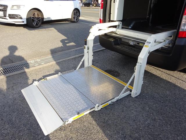 ＮＶ３５０キャラバンバン ロングＤＸターボ　５ドア　ディーゼルターボ　低床　３人乗　純正メモリーナビ　バックカメラ　Ｂｌｕｅｔｏｏｔｈ接続　フルセグ　ＥＴＣ　ＷＡＫＯスーパーリフト４００ｋｇ　エマージェンシーブレーキ　前後ドライブレコーダー（17枚目）