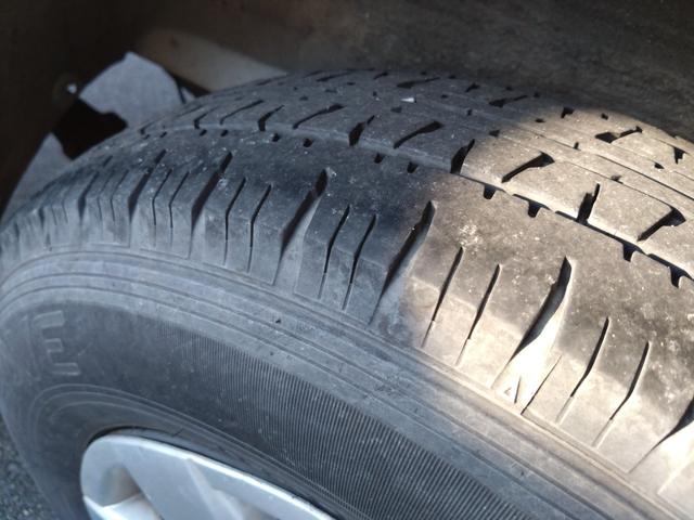 ハイエースバン ロングDX 5ドア ディーゼルターボ フルタイム4WD 低床 6人乗 メモリーナビ Bluetooth接続 ETC ドライブレコーダー トヨタセーフティセンス 純正ルーフラック 2列目小窓 プライバシーガラス(6枚目)