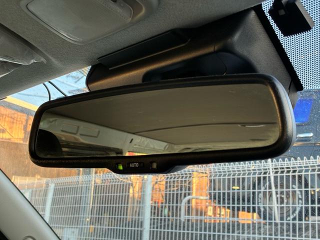 ハイエースバン ロングジャストローＤＸ　５ドア　平床　３人乗　メモリーナビ　Ｂｌｕｅｔｏｏｔｈ接続　地デジ　バックカメラ　純正ＥＴＣ　前後ドライブレコーダー　トヨタセーフティセンス　仕切カーテン　ウインドゥガード　２列目小窓　ワンオーナー（17枚目）