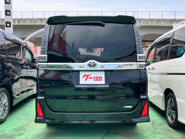 TOYOTA VOXY ZS KIRAMEKI III Best Japan Spec Recon Car for Import Malaysia
