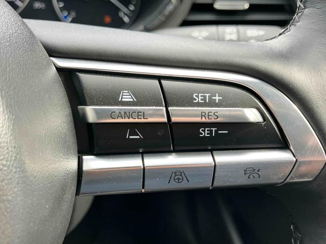 ＭＡＺＤＡ３ファストバック ２０Ｓ　ブラックトーンエディション　全周囲カメラ　クリアランスソナー　アダプティブクルーズコントロール　レーンアシスト　衝突被害軽減システム　アルミホイール　オートマチックハイビーム　オートライト　ＬＥＤヘッドランプ　パワーシート（10枚目）