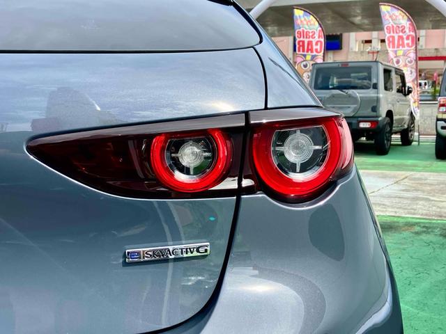 ＭＡＺＤＡ３ファストバック ２０Ｓ　ブラックトーンエディション　全周囲カメラ　クリアランスソナー　アダプティブクルーズコントロール　レーンアシスト　衝突被害軽減システム　アルミホイール　オートマチックハイビーム　オートライト　ＬＥＤヘッドランプ　パワーシート（30枚目）