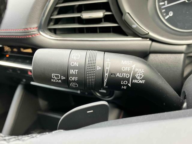 ＭＡＺＤＡ３ファストバック ２０Ｓ　ブラックトーンエディション　全周囲カメラ　クリアランスソナー　アダプティブクルーズコントロール　レーンアシスト　衝突被害軽減システム　アルミホイール　オートマチックハイビーム　オートライト　ＬＥＤヘッドランプ　パワーシート（48枚目）