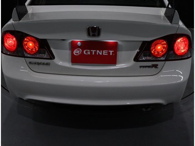 シビック タイプR 当店お客様直接買取 無限フロントグリル/フロントアンダースポイラー/リヤスポイラー 専用18インチAW/専用セミバケットシート/ブレンボキャリパー 純正HDDナビ バックカメラ ETC(18枚目)