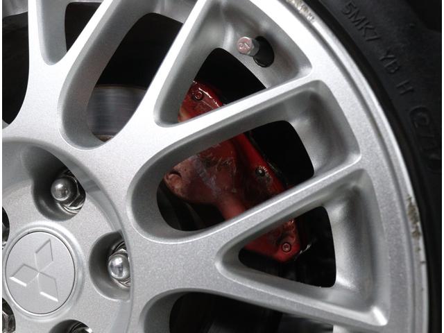 ランサー ＧＳＲエボリューションＶＩＩ　当店お客様直接買取　ワンオーナー　フルノーマル　純正レカロセミバケットシート／ブレンボブレーキキャリパー／１７インチＡＷ／ＭＯＭＯステアリング　ＨＩＤヘッドライト　リヤスポイラー（24枚目）