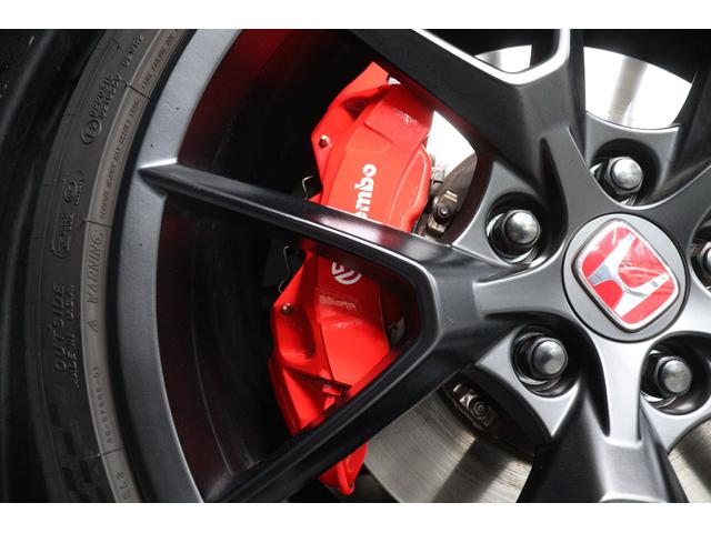 シビック タイプR 当店お客様直接買取 ワンオーナー 禁煙車 純正19インチAW 純正brembo 無限パフォーマンスダンパー/フロアマット スプーンリジカラ 専用セミバケットシート リヤスポイラー 純正ナビ/フルセグ(23枚目)