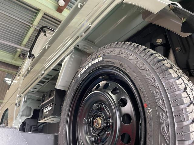 サンバートラック ＴＣ　切替４ＷＤ　５速ＭＴ　ＰＳ　新品リフトアップスプリング　新品１４インチタイヤ　エンジンフードカーボンカバー（74枚目）
