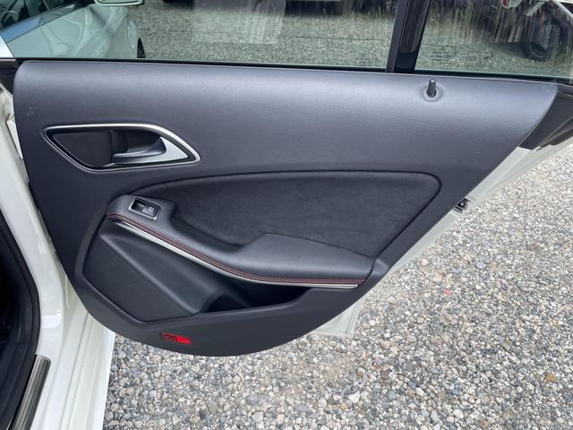 ＣＬＡクラス ＣＬＡ１８０　ＡＭＧライン　ターボ　ＴＶナビ　Ｂカメラ　１９アルミ　ＨＩＤ（30枚目）