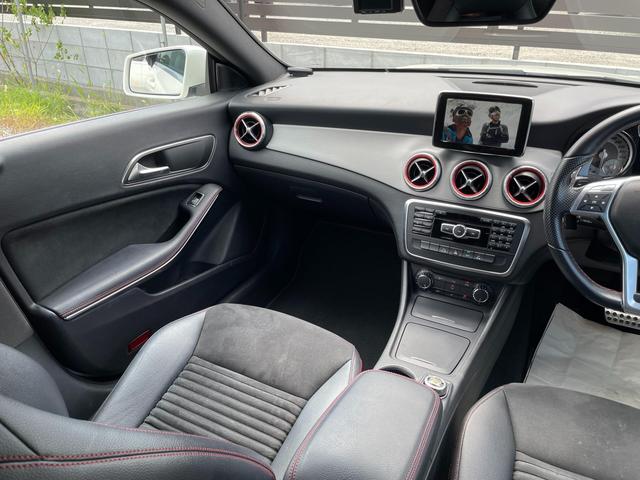 ＣＬＡクラス ＣＬＡ１８０　ＡＭＧライン　ターボ　ＴＶナビ　Ｂカメラ　１９アルミ　ＨＩＤ（45枚目）