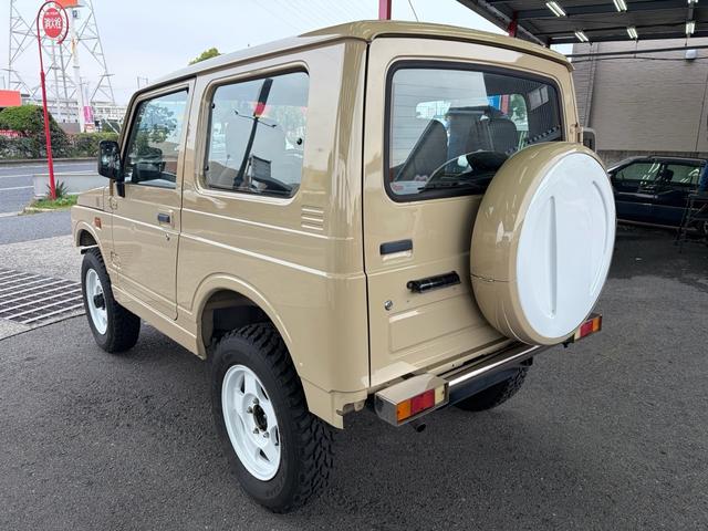 ジムニー ワイルドウインド　４ＷＤ　オールペイント　ウッドハンドル　シートカバー　スペアタイヤカバー　前後ステンレスパンパー　ホワイトホイール　ＭＴタイヤ　ＥＴＣ　ＣＤデッキ（8枚目）