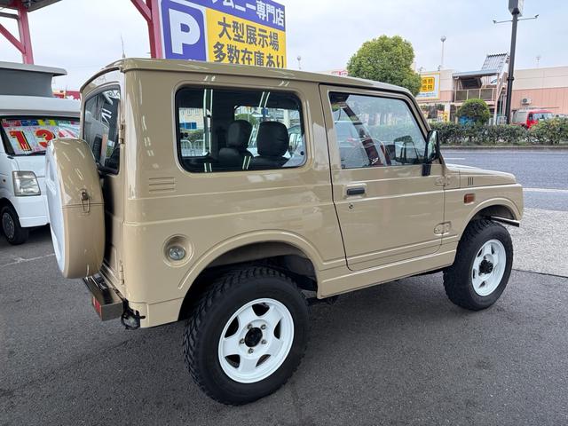 ジムニー ワイルドウインド　４ＷＤ　オールペイント　ウッドハンドル　シートカバー　スペアタイヤカバー　前後ステンレスパンパー　ホワイトホイール　ＭＴタイヤ　ＥＴＣ　ＣＤデッキ（11枚目）