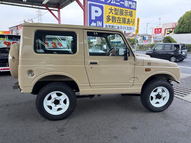 ジムニー ワイルドウインド　４ＷＤ　オールペイント　ウッドハンドル　シートカバー　スペアタイヤカバー　前後ステンレスパンパー　ホワイトホイール　ＭＴタイヤ　ＥＴＣ　ＣＤデッキ（12枚目）