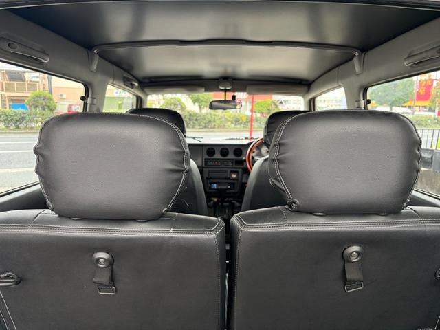 ジムニー ワイルドウインド　４ＷＤ　オールペイント　ウッドハンドル　シートカバー　スペアタイヤカバー　前後ステンレスパンパー　ホワイトホイール　ＭＴタイヤ　ＥＴＣ　ＣＤデッキ（25枚目）