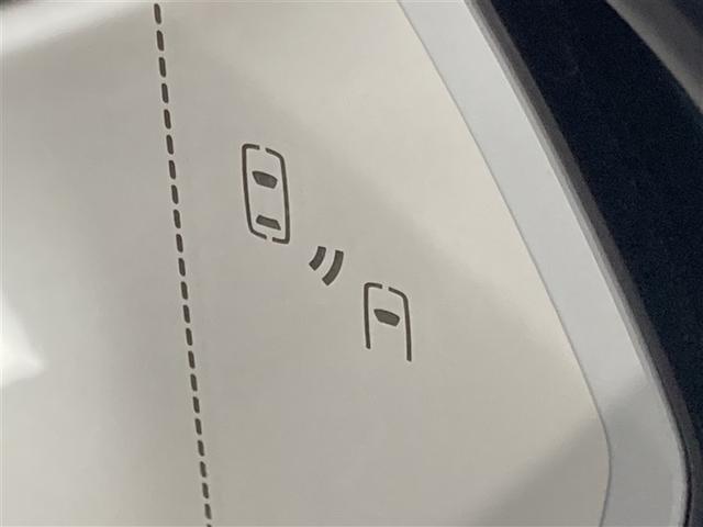 ＮＸ ＮＸ３００ｈ　Ｆスポーツ　革シート　サンルーフ　４ＷＤ　フルセグ　メモリーナビ　ＤＶＤ再生　ミュージックプレイヤー接続可　バックカメラ　衝突被害軽減システム　ＥＴＣ　ドラレコ　ＬＥＤヘッドランプ　ワンオーナー（6枚目）