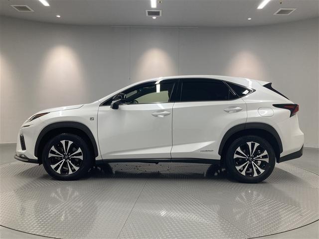 ＮＸ ＮＸ３００ｈ　Ｆスポーツ　革シート　サンルーフ　４ＷＤ　フルセグ　メモリーナビ　ＤＶＤ再生　ミュージックプレイヤー接続可　バックカメラ　衝突被害軽減システム　ＥＴＣ　ドラレコ　ＬＥＤヘッドランプ　ワンオーナー（7枚目）