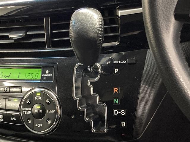 エスティマハイブリッド アエラス　プレミアムエディション　４ＷＤ　フルセグ　メモリーナビ　ＤＶＤ再生　ミュージックプレイヤー接続可　後席モニター　バックカメラ　ＥＴＣ　両側電動スライド　ＨＩＤヘッドライト　乗車定員７人　３列シート（26枚目）