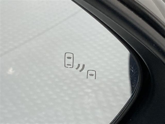 シエンタ ハイブリッドＺ　ミュージックプレイヤー接続可　バックカメラ　衝突被害軽減システム　ＥＴＣ　ドラレコ　両側電動スライド　ＬＥＤヘッドランプ　ウオークスルー　乗車定員７人　３列シート　ワンオーナー（4枚目）