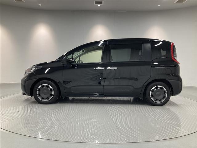 シエンタ ハイブリッドＺ　ミュージックプレイヤー接続可　バックカメラ　衝突被害軽減システム　ＥＴＣ　ドラレコ　両側電動スライド　ＬＥＤヘッドランプ　ウオークスルー　乗車定員７人　３列シート　ワンオーナー（5枚目）