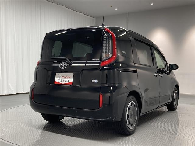 シエンタ ハイブリッドＺ　ミュージックプレイヤー接続可　バックカメラ　衝突被害軽減システム　ＥＴＣ　ドラレコ　両側電動スライド　ＬＥＤヘッドランプ　ウオークスルー　乗車定員７人　３列シート　ワンオーナー（6枚目）