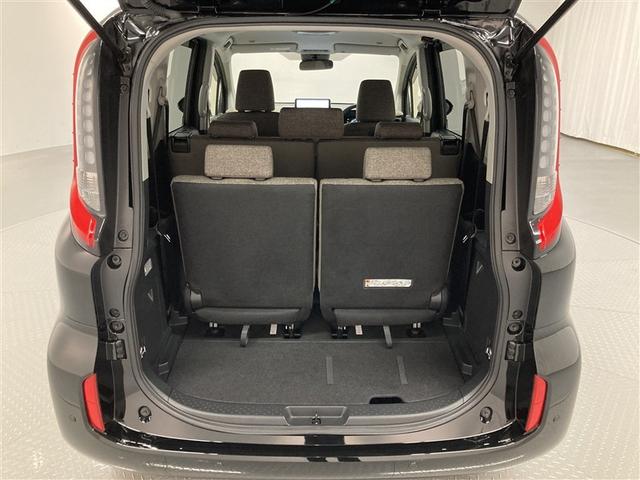 シエンタ ハイブリッドＺ　ミュージックプレイヤー接続可　バックカメラ　衝突被害軽減システム　ＥＴＣ　ドラレコ　両側電動スライド　ＬＥＤヘッドランプ　ウオークスルー　乗車定員７人　３列シート　ワンオーナー（8枚目）