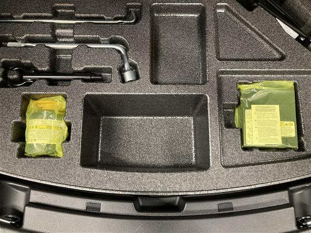 カローラツーリング ハイブリッド　ダブルバイビー　ミュージックプレイヤー接続可　バックカメラ　衝突被害軽減システム　ＥＴＣ　ＬＥＤヘッドランプ　ワンオーナー（8枚目）