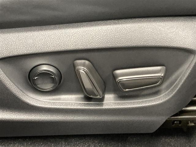 クラウンクロスオーバー Ｇアドバンスド・レザーパッケージ　革シート　４ＷＤ　ミュージックプレイヤー接続可　バックカメラ　衝突被害軽減システム　ＥＴＣ　ドラレコ　ＬＥＤヘッドランプ　ワンオーナー（12枚目）