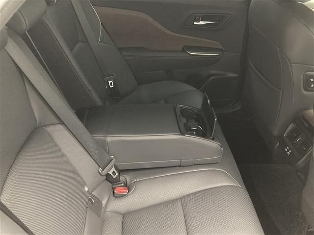 クラウンクロスオーバー Ｇアドバンスド・レザーパッケージ　革シート　４ＷＤ　ミュージックプレイヤー接続可　バックカメラ　衝突被害軽減システム　ＥＴＣ　ドラレコ　ＬＥＤヘッドランプ　ワンオーナー（15枚目）