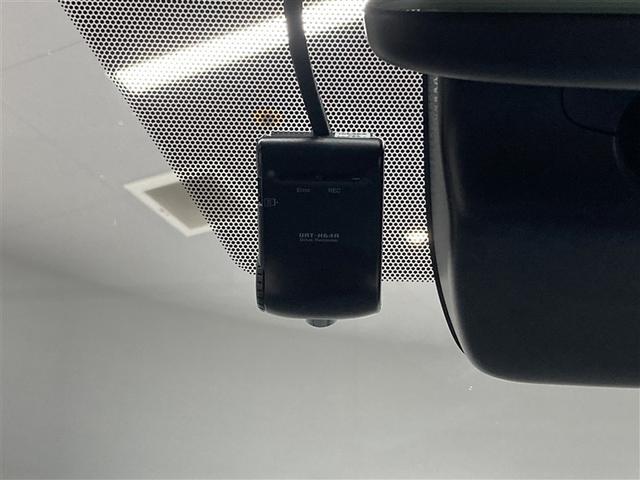 ノア ハイブリッドＧ　ＤＶＤ再生　ミュージックプレイヤー接続可　後席モニター　バックカメラ　衝突被害軽減システム　ＥＴＣ　ドラレコ　両側電動スライド　ＬＥＤヘッドランプ　乗車定員７人　３列シート　ワンオーナー（31枚目）