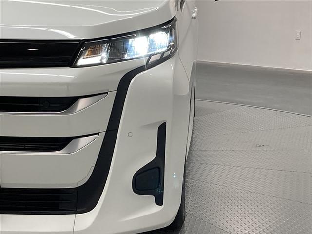 ノア ハイブリッドＧ　ＤＶＤ再生　ミュージックプレイヤー接続可　後席モニター　バックカメラ　衝突被害軽減システム　ＥＴＣ　ドラレコ　両側電動スライド　ＬＥＤヘッドランプ　乗車定員７人　３列シート　ワンオーナー（36枚目）