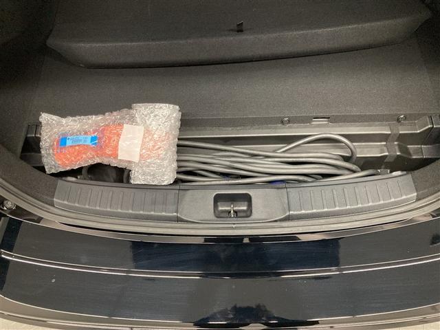 プリウスＰＨＶ Ｓ　ＧＲスポーツ　フルセグ　メモリーナビ　ＤＶＤ再生　ミュージックプレイヤー接続可　バックカメラ　衝突被害軽減システム　ＥＴＣ　ＬＥＤヘッドランプ（28枚目）