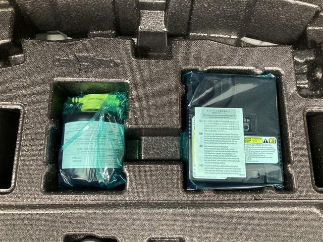 カローラツーリング ハイブリッド　ダブルバイビー　ミュージックプレイヤー接続可　バックカメラ　衝突被害軽減システム　ＥＴＣ　ドラレコ　ＬＥＤヘッドランプ（10枚目）